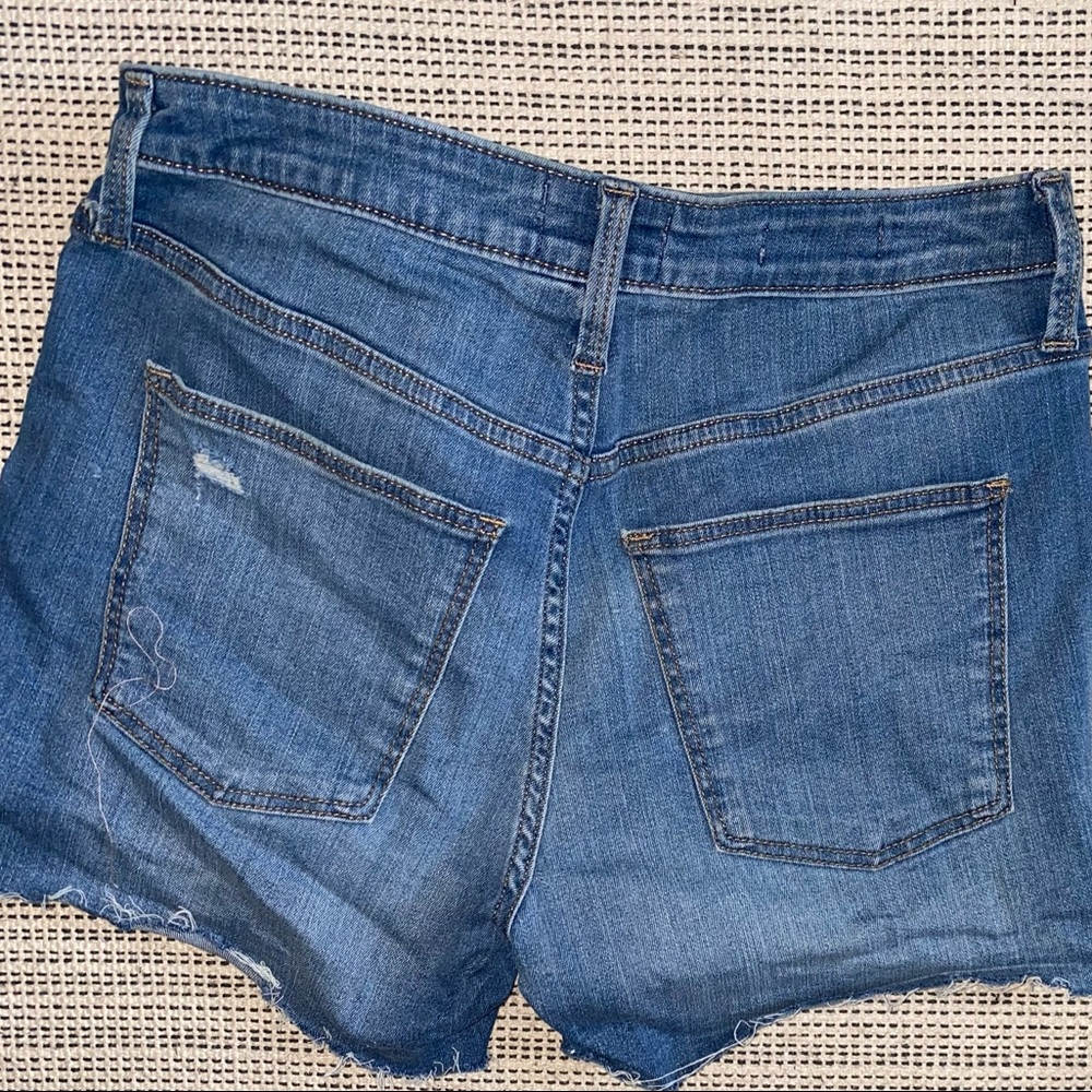 •Universal Thread Distressed Jean Shorts•High Rise MIDI• - Picture 5 of 5